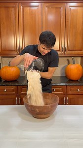 Wasil Daoud on Instagram: "Pumpkin cupcakes 🎃❤️"