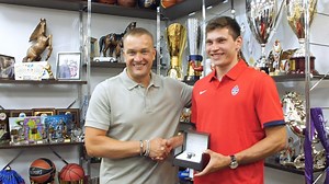 Иван Ухов: «Хочу вывести свою игру на более высокий уровень» Первые впечатления новичка ЦСКА после перехода — в репортаже #CSKAbasketTV | CSKA Basketball