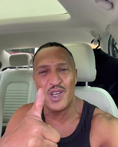 1.2M views · 116K reactions | Sem palavras realmente define! Nosso maravilhoso @manobrown, que levou o #PrêmioMundoNegro como melhor podcast do ano na opinião dos nossos seguidores mandou esse recado para nós e a gente é só alegria. Obrigada por entregar tanta qualidade no Mano a Mano, mal podemos esperar a próxima temporada. | Site Mundo Negro | Facebook