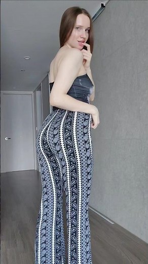 jiggling in sexy leggings