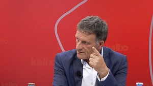 Mësimdhënësi i informatikës: Kam ligjëruar informatikë me shkumës në dërrasë të zezë