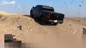 رام 2021 ريبيل: السيارة الشرسة التي اختارتها أميركا الشمالية كأفضل بيك اب لعامين متتاليين. إليكم تجربتنا لها 😍 | Strive Middle East