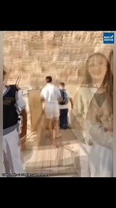 Bagian dalam piramida kuno cukup menarik dan kompleks. Saat memasuki piramida, kamu biasanya akan menemukan serangkaian ruang dan lorong yang dirancang untuk tujuan tertentu. Bagian dalam piramida merupakan perpaduan antara kecerdikan arsitektur dan desain simbolis, yang mencerminkan kepercayaan orang Mesir Kuno tentang kehidupan setelah kematian dan pentingnya Firaun. Suasana di dalamnya bisa sangat menyeramkan, dengan dinding batu dan pencahayaan redup, menambah kesan sejarah dan misteri. | Ba