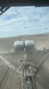 #plant24 is underway on the strip till ground with Shawn Sullivan. Show him some love and give him a follow. Have you started rolling yet? Share your photos with us if you have. | Top Crop TV