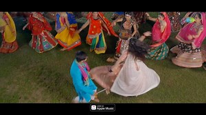આવો આપણે બધા સાથે મળીને "સોનમ પરમાર" દ્વારા ગાયેલા આ અદ્ભુત ગરબા ગીત પર ગરબા કરીએ...💃 #sonamparmar #gujaratisong #gujjustatus #GujaratiGeet #navratri2023 #navratri #garba | Saregama Gujarati