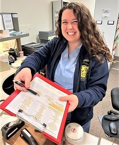 I Am Navy Medicine: Lauren McCall at NMRTU Everett 220815-N-HU933-001