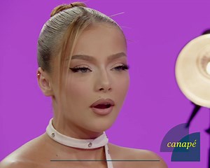 515K views · 2K reactions | SHOKON bukuroshja: Fotografi m’ka thonë hajde VETË!  “Ka insistu me shku unë vetë, 15 vjet i kom pasë”, dëgjojeni rrëfimin e Ilires #T7 #canape | T7 Videos | Facebook