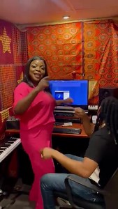 Moçambique em concertos vai fogo as 16horas Fiquem ligado #seguir a pagina Pode baixar esta disponível https://afrobetomusicabom9dadesnews.blogspot.com/2022/11/lourena-nhate-xita-vuya-download-mp3.html | 𝘼𝙁𝙍𝙊𝘽𝙀𝙏𝙊𝙈𝙐𝙎𝙄𝘾𝘼