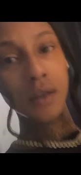 Mizztwerksum Ass Clap On IG Live