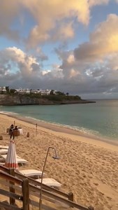 🇺🇸 In Saint-Martin, this is how each & every day wraps up... no exceptions allowed. 🌅😍 🇫🇷 Une autre soirée, un autre coucher de soleil à Saint-Martin. 🔁 🌅 📸: laupellegrino | Saint-Martin – French Side