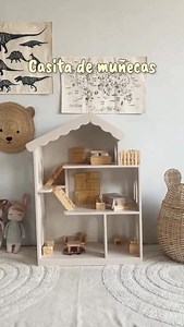 1.4K views · 377 reactions | Te mostramos nuestra linda Casita en color griego, incluye accesorios de madera como muebles, lavadero, cocinita, cama, etc  | Aserrín Perú | Facebook