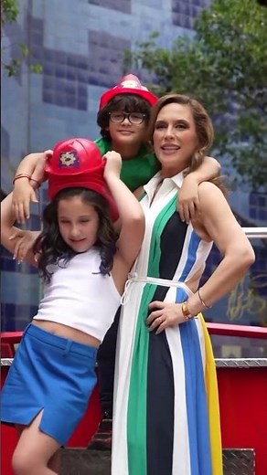 Angélica Vale surprises by asking Lucerito to give her daughter a blowjob during the 'Las Angélic...