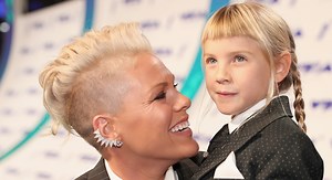 Pink’s Daughter Willow Hart Has a New Shaved Head Haircut!