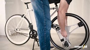 (VIDEO) ELEKTRIČNI TOČAK ZA LENJIVCE: Ako želite da vozite bicikl bez napora, ovo je izum za vas!