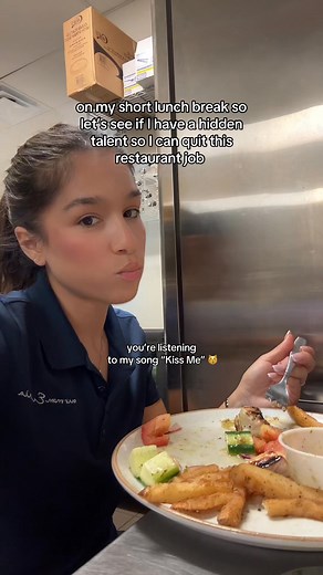 be honest ✌🏽😽 #musicartist #independentartist #waitress #newartist #newmusic | Thalia Falcon