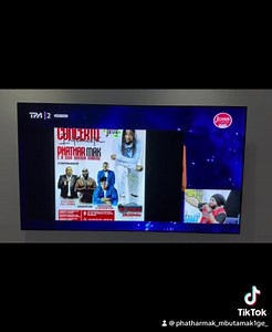 102 reactions · 3 comments | É já sexta-feira, 28 de Julho @mercadodavia  EUCLIDES DA LOMBA SANDOCAN ARTUR POP E IMPERADOR #Nóssomostudoquenóstemos #Mbora #Paz&Luz #Étudonosso… | PHATHAR MAK | Facebook