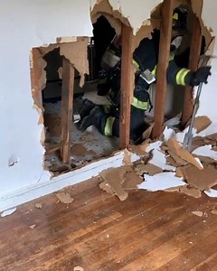 Reposted from @aetnahhl - The Aetna Hose, Hook & Ladder company was granted the opportunity to train in two different acquired structures. One of the training evolutions involved members training on a wall breaching scenario. The video shows a firefighter who isolated himself in the kitchen by closing the door after conducting a primary search. The scenario called for the firefighter to breach through the wall due to “fire conditions” blocking the main egress points. The firefighter is seen brea
