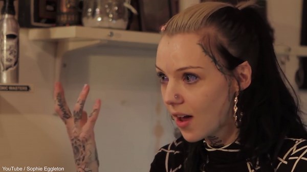 Grace Neutral talks about having her belly button removed