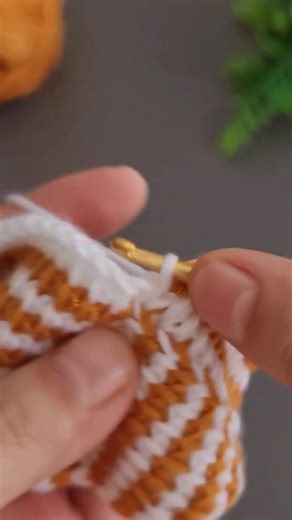 2.6K views · 19 reactions | Super easy crochet square motif pattern 淋 #crocheter #maker #crochetstitch #crochetinspiration #crochet #howto #crochetlover | Crochet Lover | Facebook