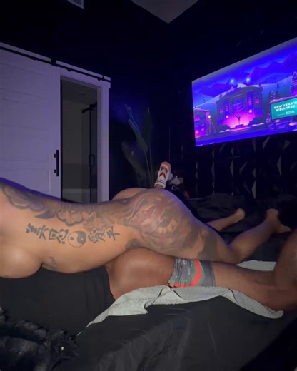 RT @playmatekandii: Be still…lemme use your hole for a 🌰🥴💦