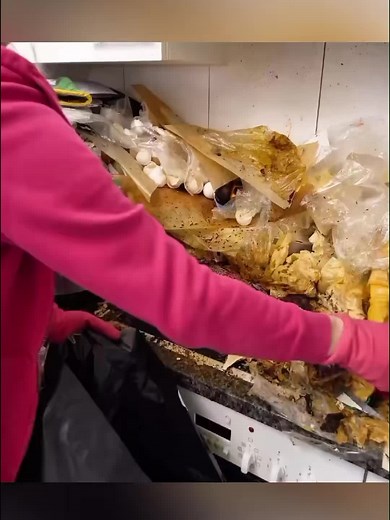 Hoarder House Clean With Me: Full Declutter & Deep Clean Guide