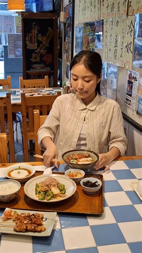 A girl from Hanoi The first Okinawa soba | Okinawa Restaurant Kinjo