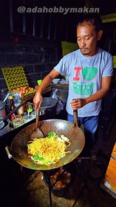 Warung Mie Gili Sederhana Aromanya Sedap Banget 🤤 . . #adahobbymakan #borneostreetfood | ADA HOBBY MAKAN