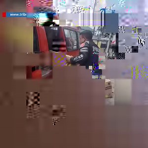 33K views · 387 reactions | Momen Polisi Baik Hati Pergoki Pemotor...