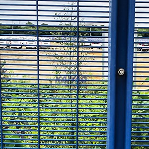 [Hot Item] High-Security 358 Anti-Climb Fence Galvanized Metal Prison Fence