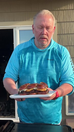 Chili Colorado pretzel bun sliders with onion rings and a cheese skirt. Does it even get better than this… @revolutionbbq #sliders #chilicolorado #cheeseskirt #griddlenation #bbqreels #grilling #bbqsandwich #sandwich #fbreels #FacebookWatchMeta #traegernation #foodvideos #foodiereels #leftovers #recipeideas #eatathome #flatrock #griddlelife @mrsrevolutionbbq #revolutionbbq | Revolution Barbecue