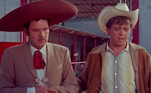 Xavier López Chabelo se vistió de mujer y le llevaron serenata