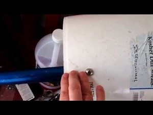 Easy DIY snow roof rake with a plaster bucket and a shower curtain