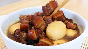 Braised Pork Belly in Soy Sauce Recipe Written Recipe: http://cicili.tv/braised-pork-belly-in-soy-sauce | CiCi Li