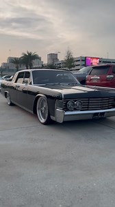 This clean ‘65 Lincoln Sedan spotted at Cruisin’ The Coast 2023 🔥🔥 🎥 @sick.cars.and.trucks #slablife 📲 #suicideslabs 🏴‍☠️ #suicidedoors 🆒 #lincolncontinental 🌟 | Suicide Slabs