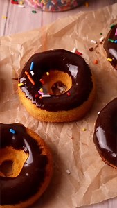 ✨ RAINBOW SPRINKLE CAKE DONUTS ✨ A little bit of cake, a little bit of donut, and a whole lot of fun! These cake donuts are baked to golden perfection, dipped in rich chocolate frosting, and topped with a generous sprinkle of Cake Mate Rainbow Sprinkles for the ultimate sweet treat. SAVE these delicious donuts 🌈🍩 The best part? They’re made with cake mix, so they’re as easy as they are delicious! Ingredients: *cake mix plus ingredients to make *donut pan *chocolate frosting *Cake Mate Rainbow 