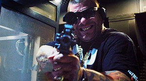 Een kijkje in de wereld van de meest gestoorde rapper van Polen: Popek