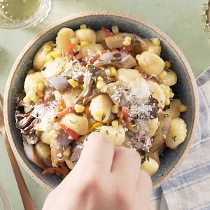 Curious to see how Blue Apron works? Sign up today at cook.ba/2sZIT5a to get $30 off your first delivery! | Blue Apron