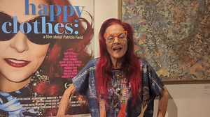 Twenty-five years ago, Patricia Field created instantly iconic onscreen looks for the hit TV-series Sex and the City. Also responsible for the costumes on The Devil Wears Prada, Younger, Emily in Paris and more, she has collected praise and awards over the years for her signature bright colours, oversized accessories, wittily juxtaposed luxury labels and vintage finds. Today, at 81 years of age, this fashion luminary is still busy serving looks. In Michael Selditch's new documentary, Happy Cloth