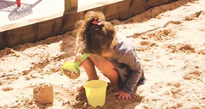 Are you ready for Summer by the beach? Our #MHBeach is back with our very own Kid's Club... see what free workshops you can join here > http://ow.ly/RWj530ldkWX | Meadowhall