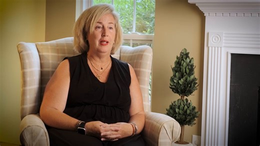 After a breast cancer diagnosis in 2014, Stephanie had successful surgery at Penn Medicine Princeton Medical Center. Then in 2020, after seeking care for abnormal bleeding, Stephanie was diagnosed with uterine cancer. Her OB/GYN referred her to Charlotte Marcus, MD, a gynecologic oncologist at Penn Medicine Princeton Health. Dr. Marcus and Stephanie discussed treatment options and decided together that a full hysterectomy procedure was the best choice. Dr. Marcus performed the procedure using mi