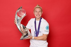 Who is Beth England? Euro 2022 winner and Tottenham's new star striker
