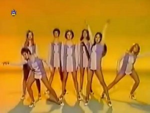 46K views · 883 reactions | Bella Mujer - Manolo Otero - 1979. #ElBaúlDeLosRecuerdos | El Baúl de los Recuerdos | Facebook