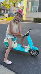 Sunday strolls  #PocketModPetite  @tamarairelan | Razor Worldwide | Facebook