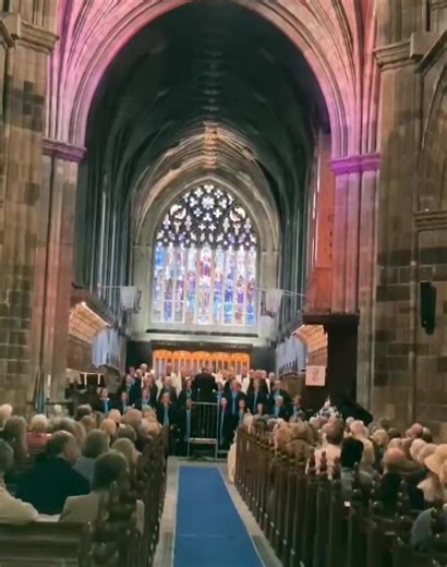 The Glasgow Phoenix Choir in full voice at Paisley Abbey supporting the Hospice 🧡 Special thanks to sponsors Kilbarchan General Society 🧡 We hope everyone continues to enjoy the evening! ☺️ | ACCORD Hospice
