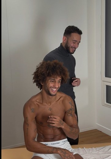 Séance d'ostéopathie hilarante avec Rayan Laviolette