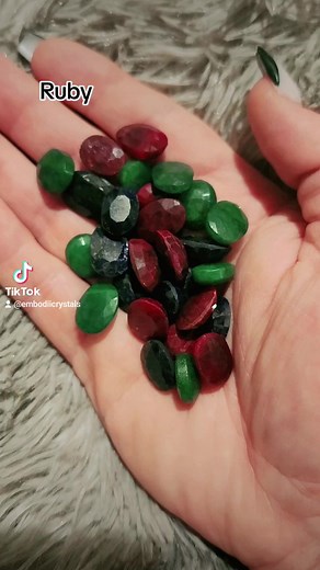 Ruby, Emerald and Sapphire Gemstone Facets 😍 Did you know....there are only four types of precious stones: diamonds, rubies, sapphires and emeralds. India produces some of the most beautiful precious stones. Knowing what gives stones their colors helps with identification: Ruby - Chromium Sapphire - Iron/Titanium Emerald - Chromium & Vanadium (yes like from Vanadinite!) Birthstones: Ruby - July Sapphire - September Emerald - May | Embodii Crystals