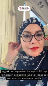 5K views · 119 reactions | Umi Kalsum dikenal sebagai sosok ibu yang mendukung karier buah hatinya. Penampilannya juga kerap dipuji bak masih ABG | Brilio Video Indonesia | Facebook