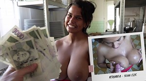 Cseh utcák - Főzz hatalmas mellekkel és hatalmas csiklóval