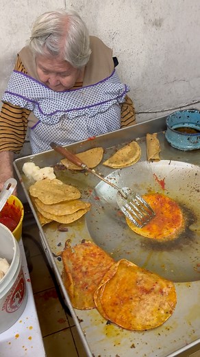 172K views · 1.4K reactions | Friendo tortillas para enchiladas caseras en GDL #enchiladas #foodie #viral #fouryou | Pura Delicia | Facebook