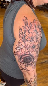 Floral half sleeve for Carrie! By Sara Monster @saramonster315 🌸 #tattoo #tattooshop #tattooartist #tattoos #tymelesstattoo #syracusetattoo #art #artist #baldwinsville #bville #newyork #newyorktattoo #baldwinsvilleny #floral #floraltattoo #floraltattoos #femaletattooartist #blackandgrey #blackandgreytattoo #blackandgreytattoos | Tymeless Tattoo